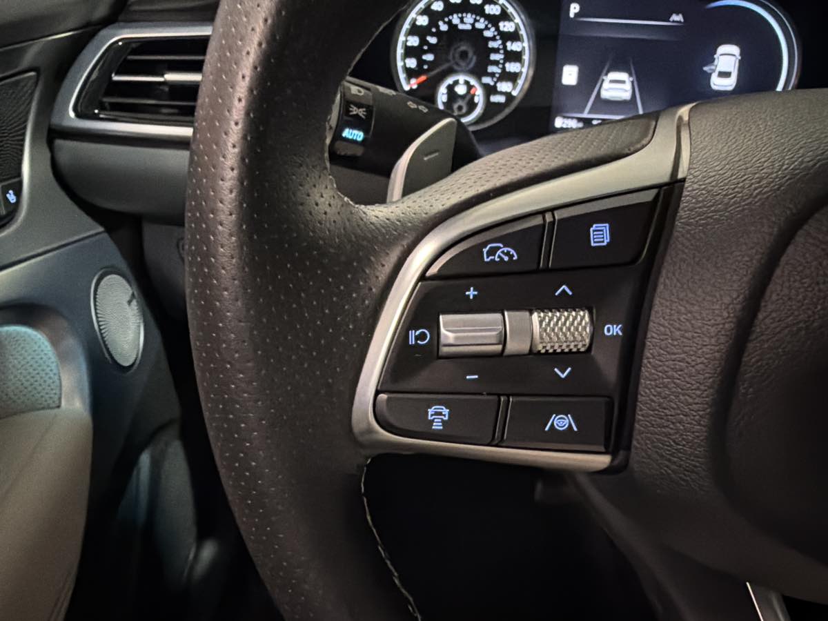2025 GENESIS G70 Sport Advanced - Photo 20