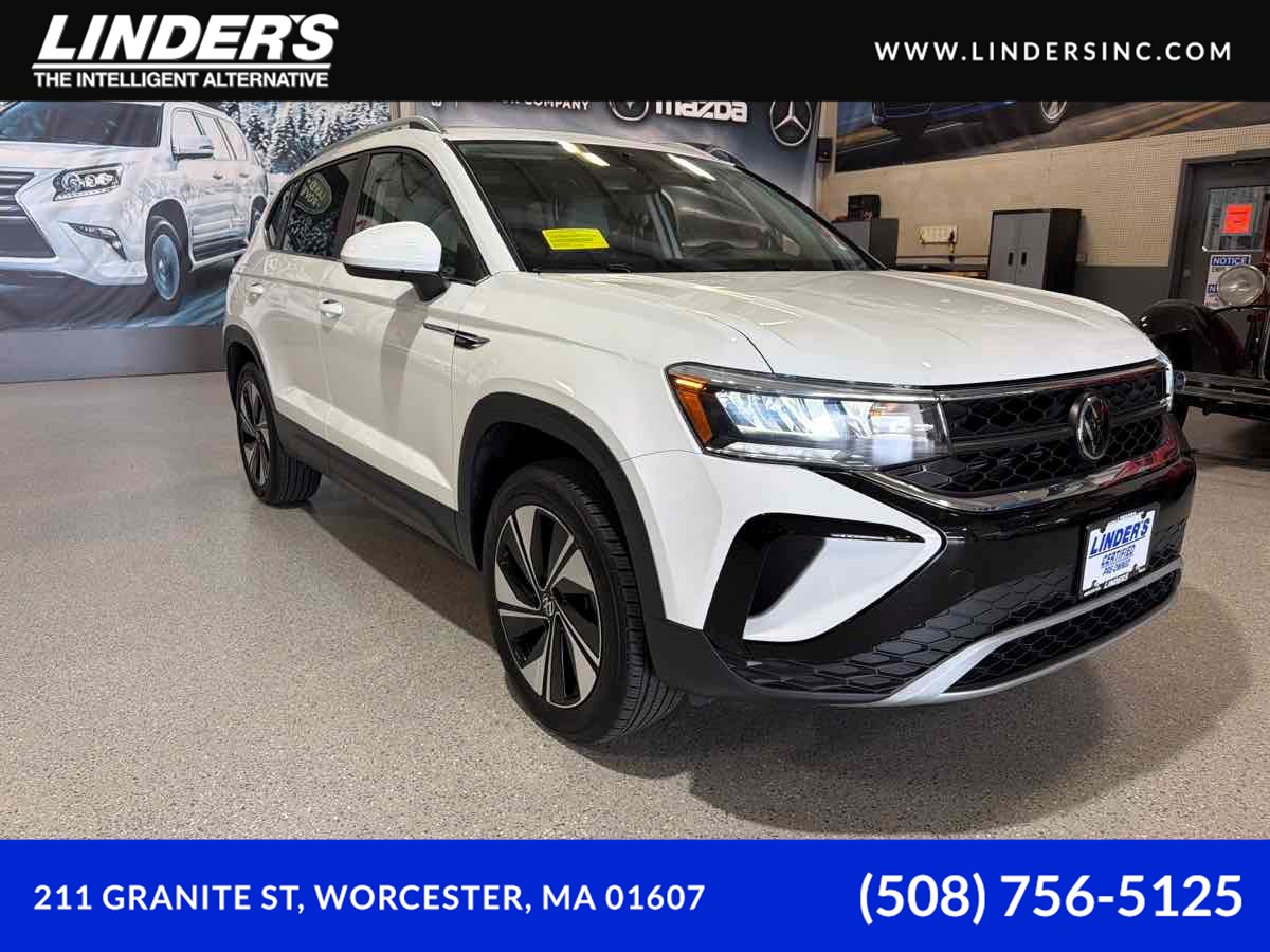 2023 Volkswagen Taos SE AWD photo