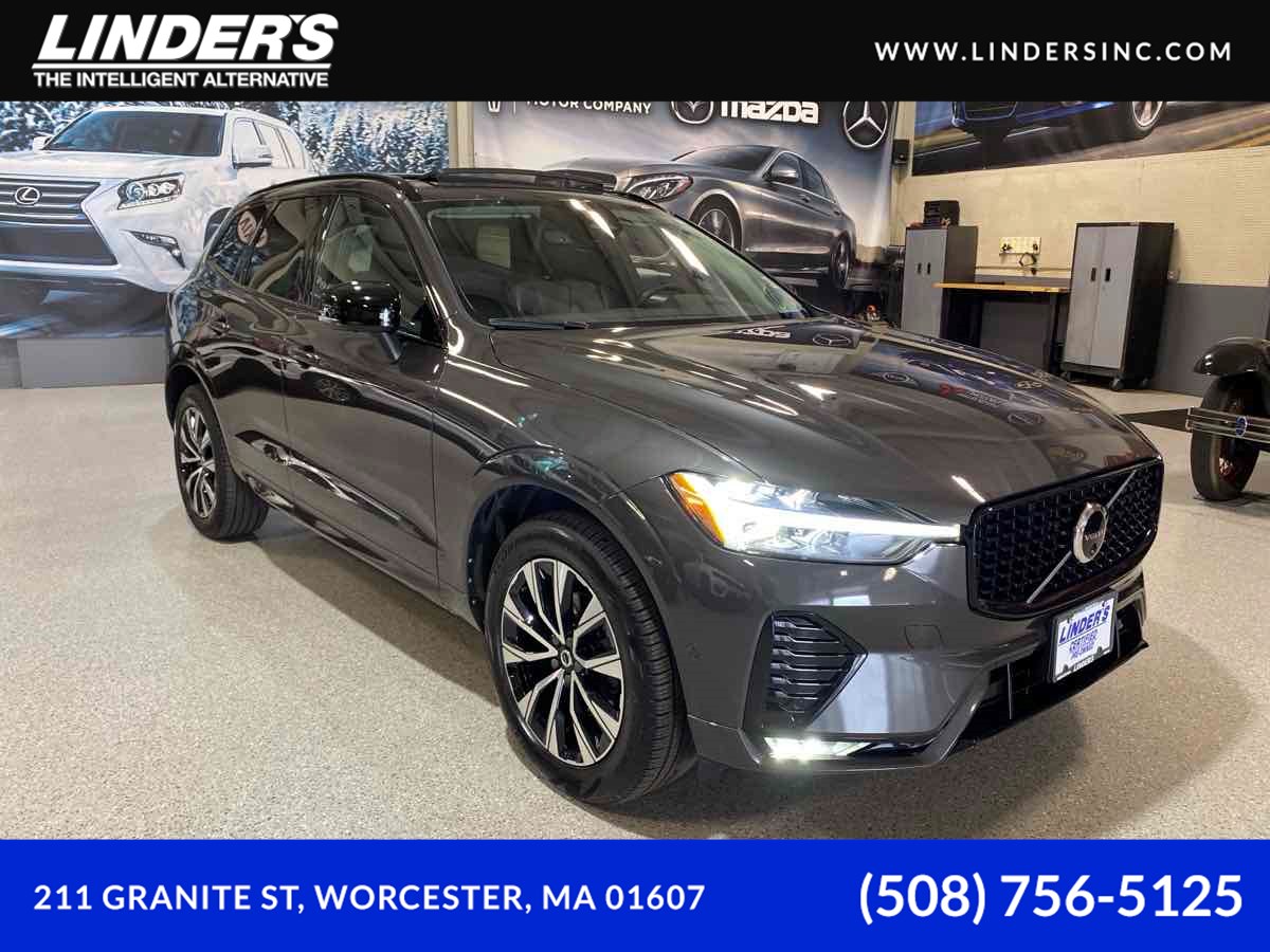 2023 Volvo XC60 Plus Dark Theme