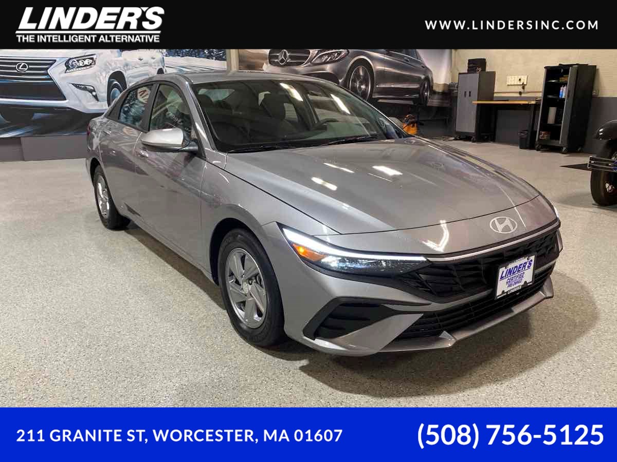 2025 Hyundai Elantra SE