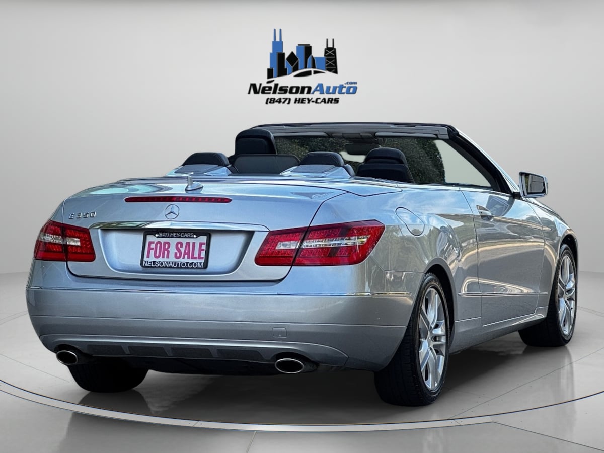 2011 Mercedes Benz E photo 4