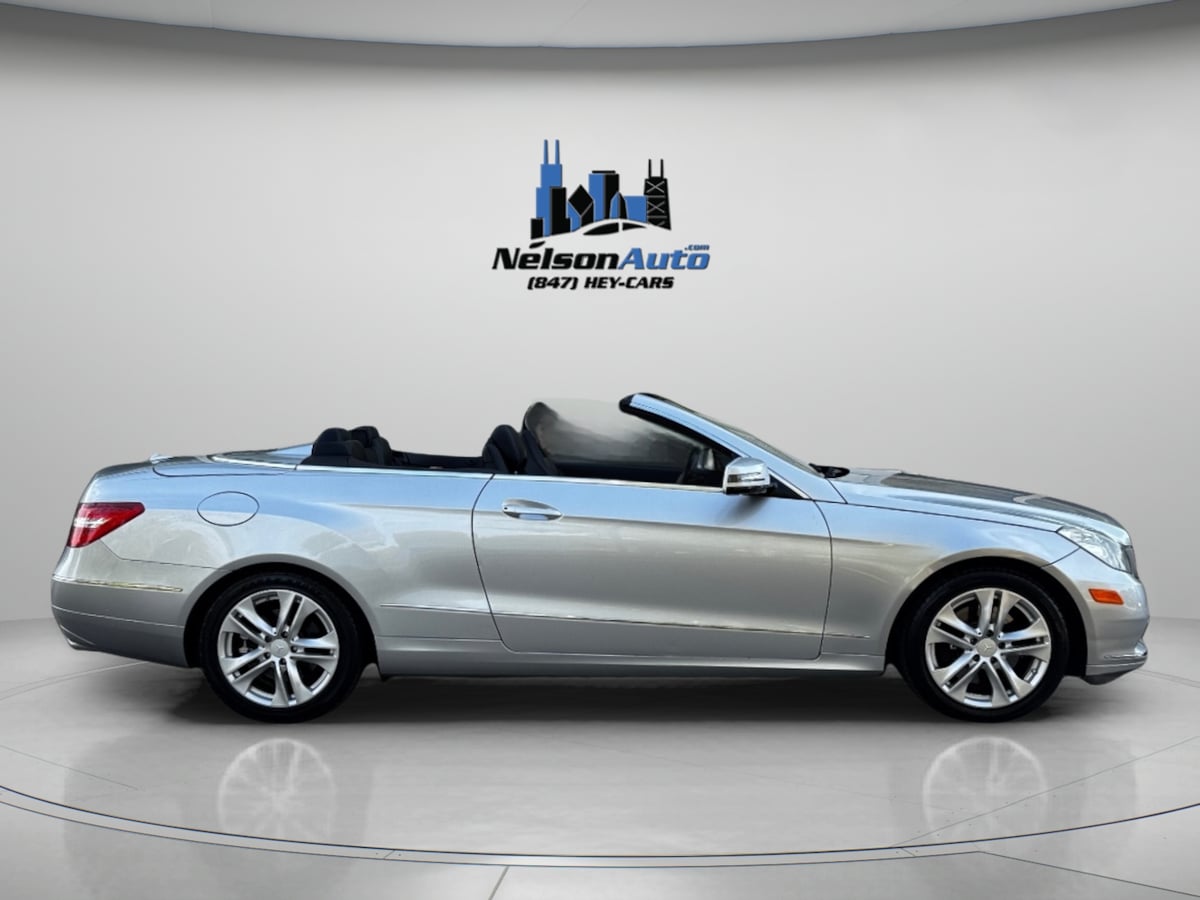 2011 Mercedes Benz E photo 3
