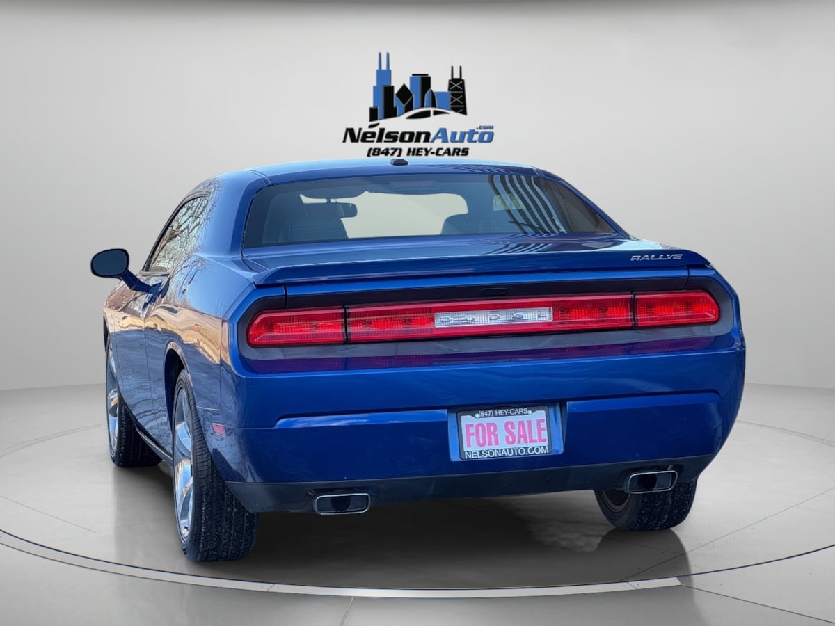 2012 Dodge Challenger SXT Plus photo 11