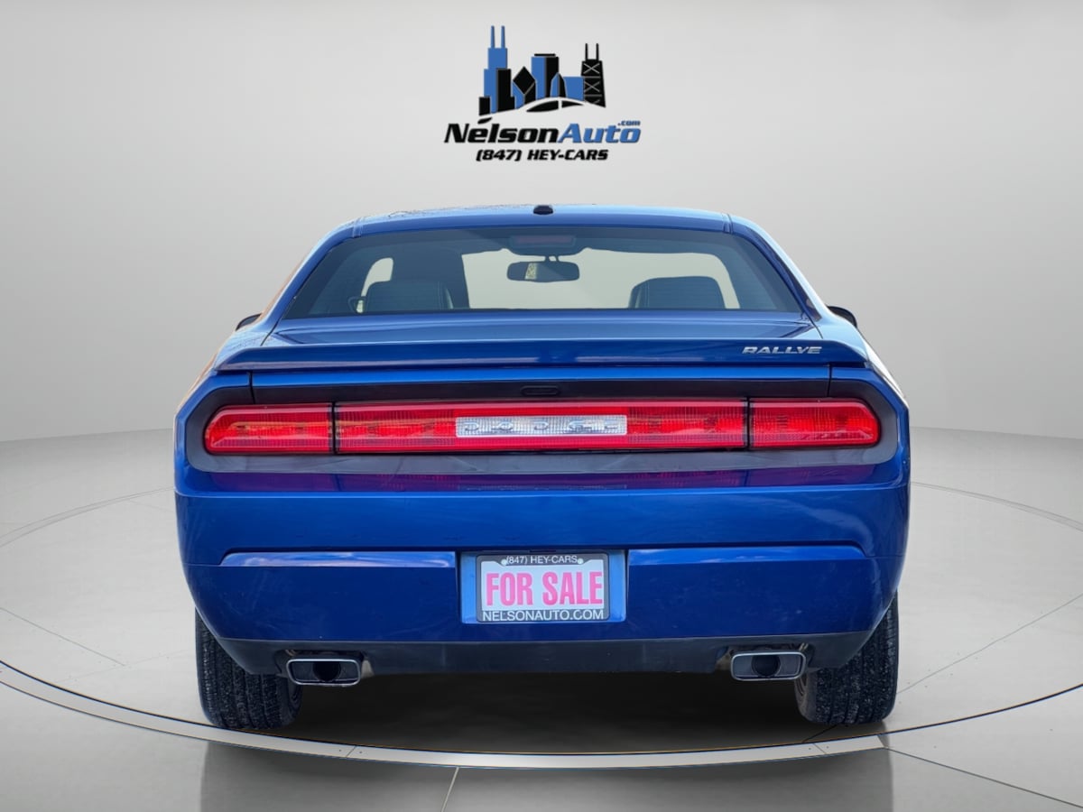 2012 Dodge Challenger SXT Plus photo 6