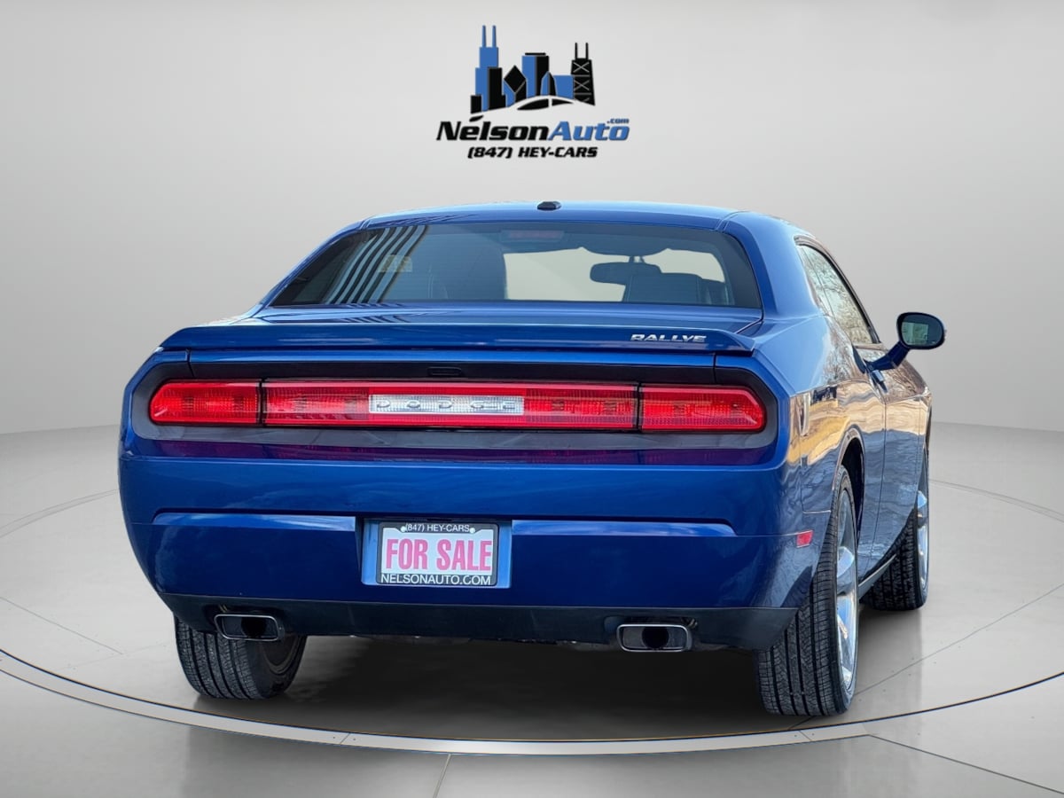 2012 Dodge Challenger SXT Plus photo 5