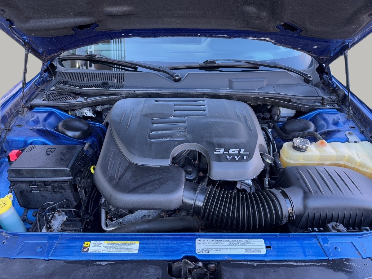2012 Dodge Challenger SXT Plus photo 12