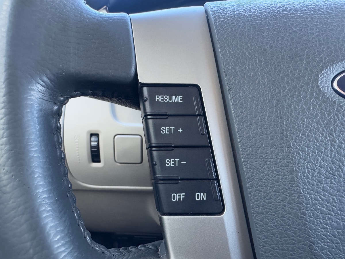 2009 Ford Flex SEL - Photo 25