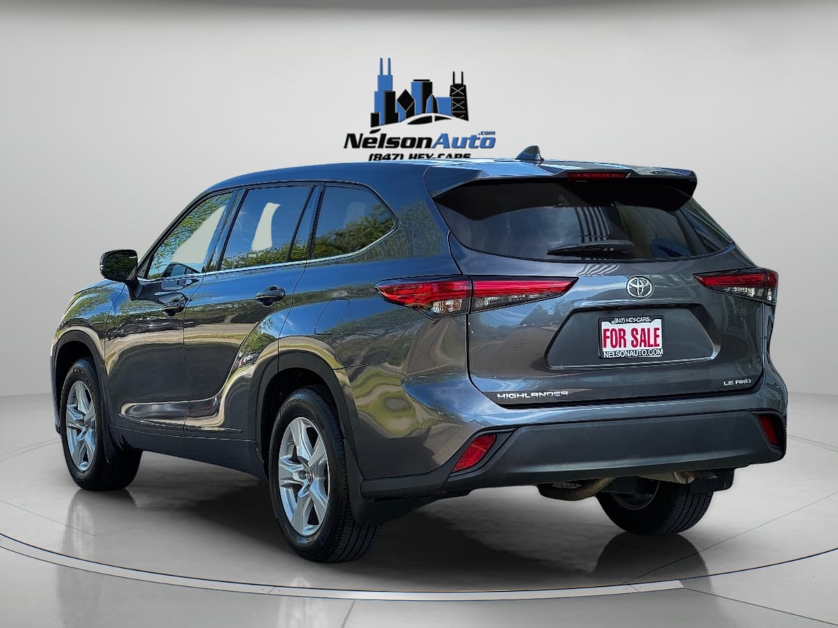 2021 Toyota Highlander LE photo 11