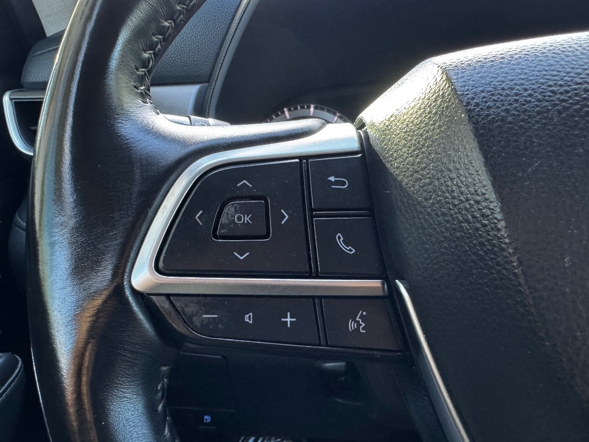 2021 Toyota Highlander LE photo 24