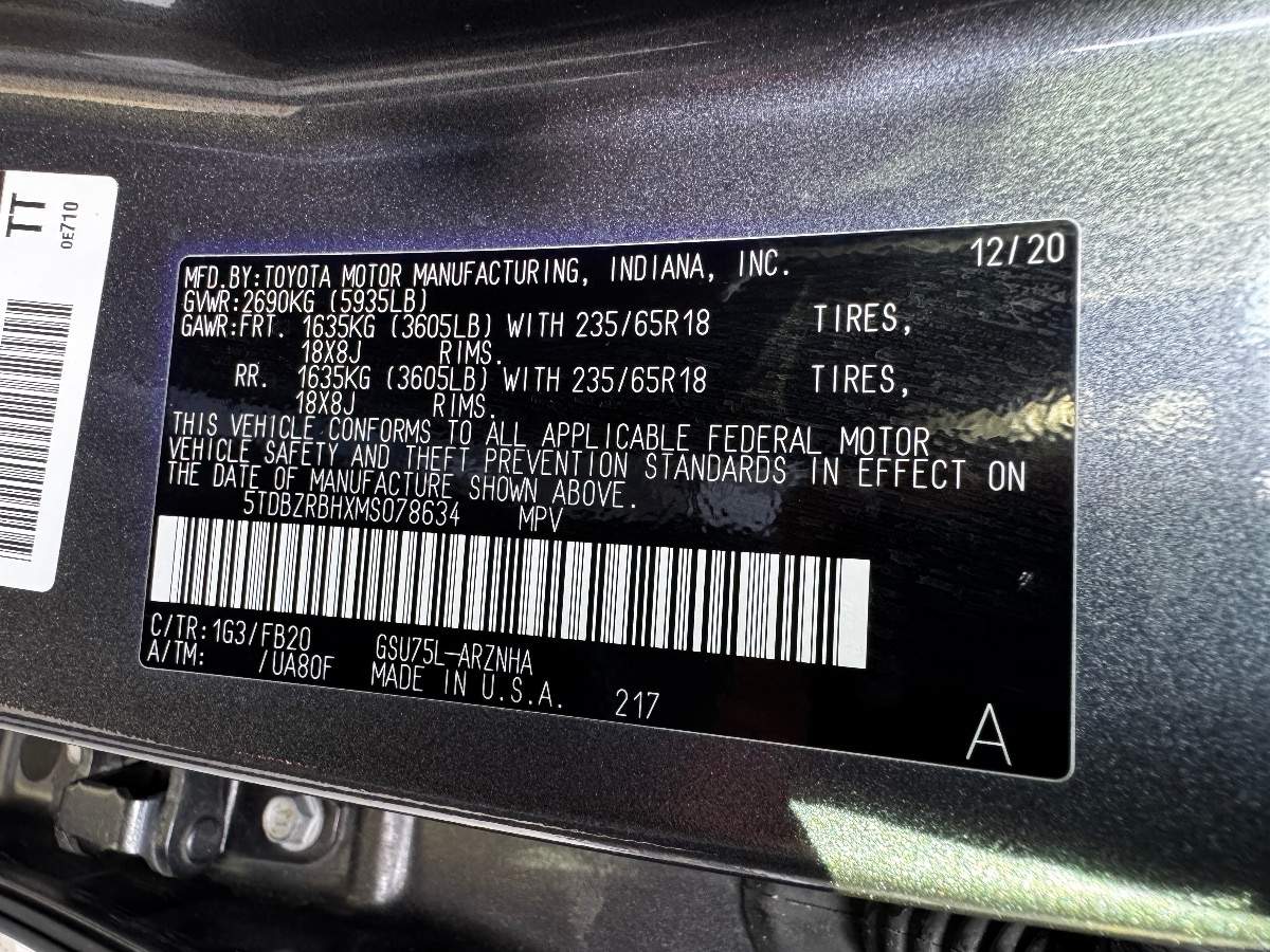 2021 Toyota Highlander LE photo 32