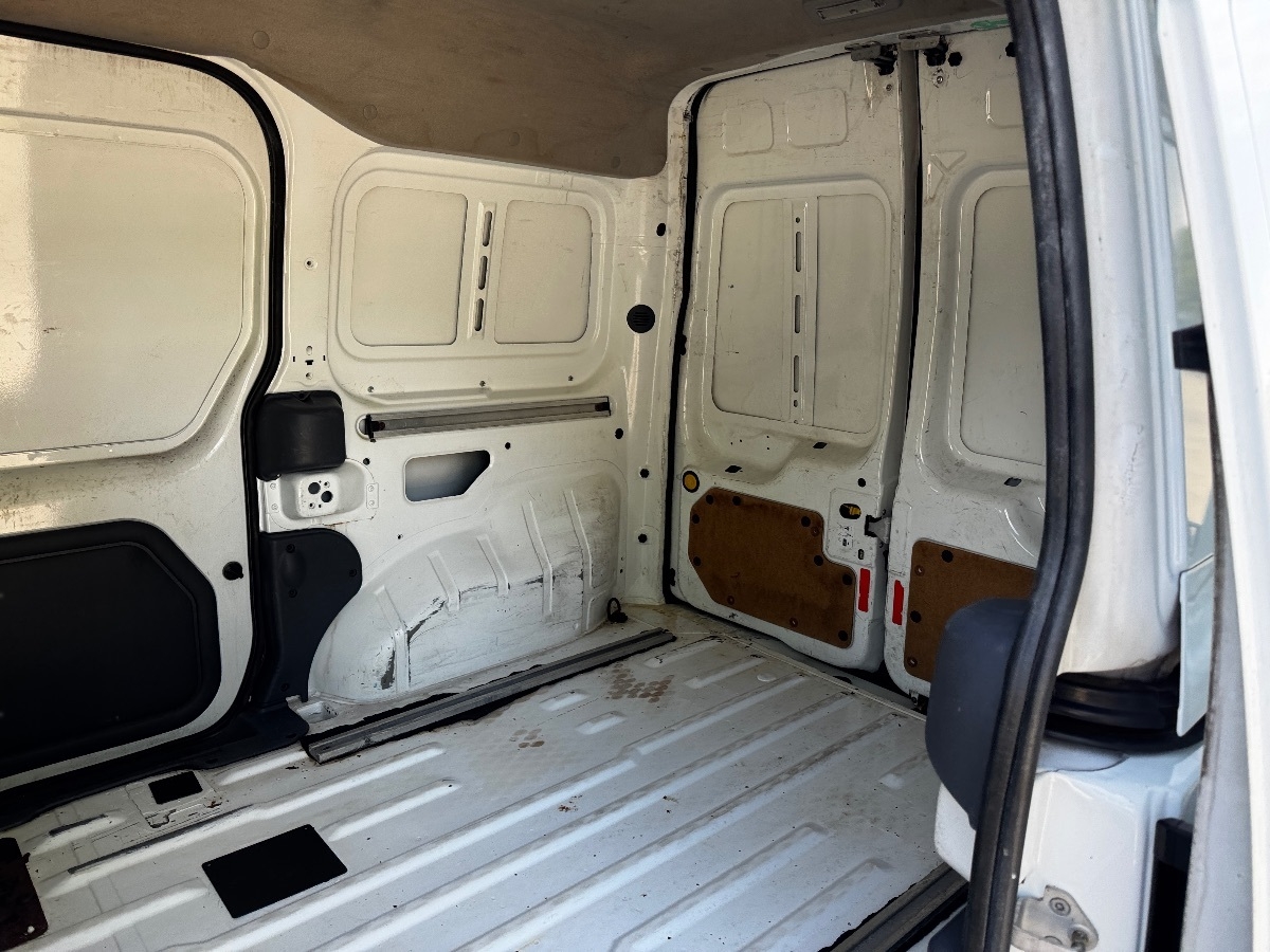 2010 Ford Transit Connect XL photo 18