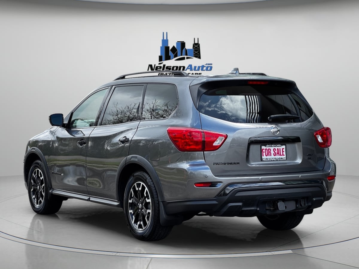 2019 Nissan Pathfinder SL photo 11