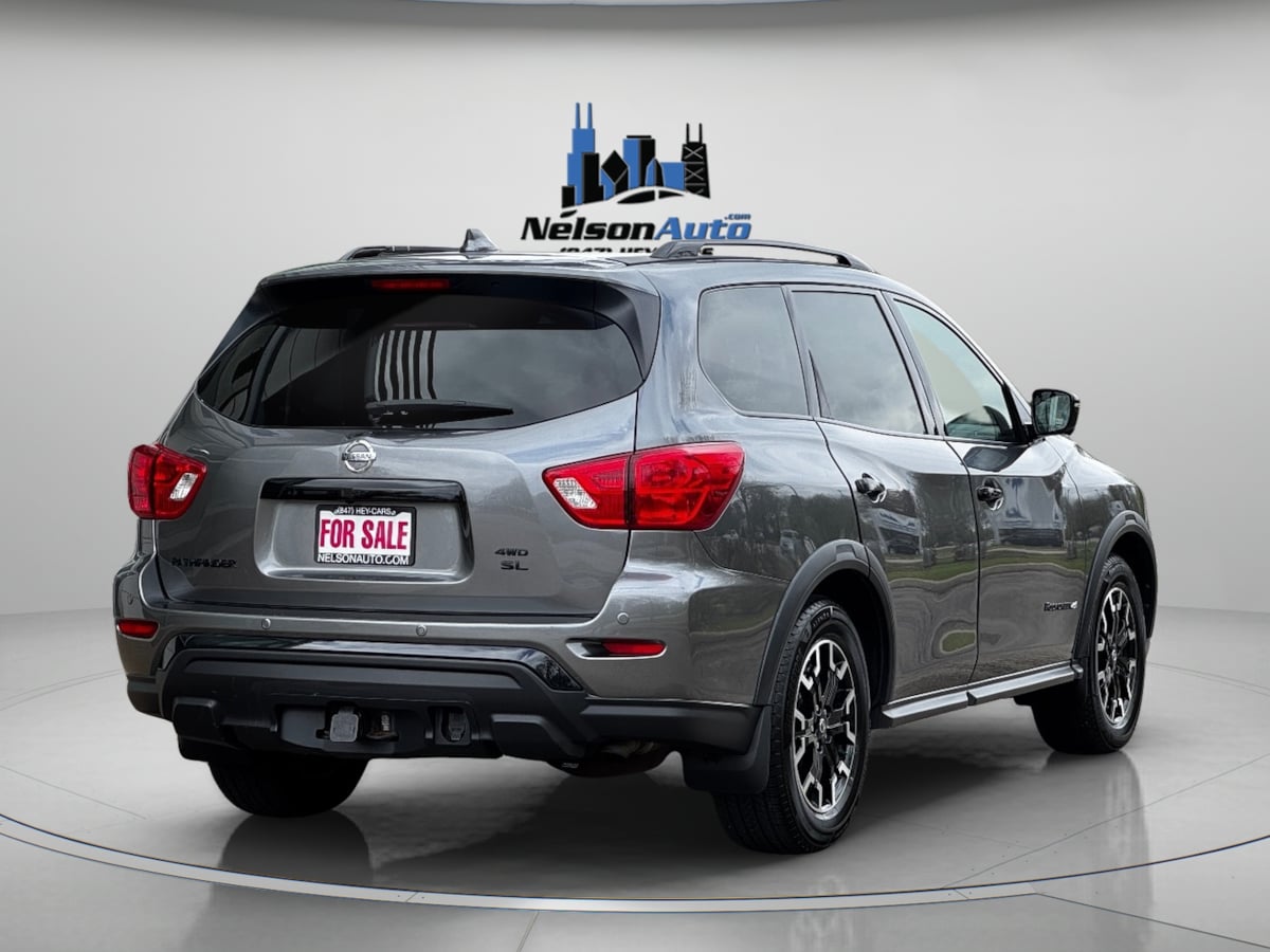 2019 Nissan Pathfinder SL photo 4