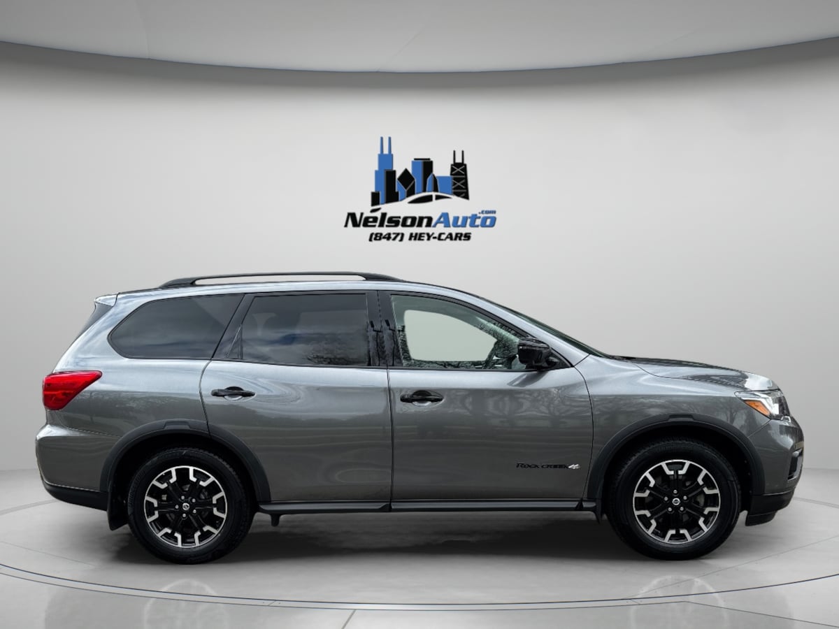 2019 Nissan Pathfinder SL photo 3