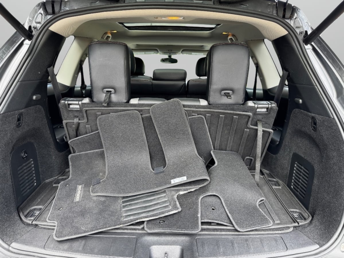 2019 Nissan Pathfinder SL photo 14