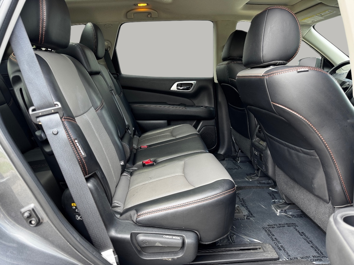 2019 Nissan Pathfinder SL photo 20