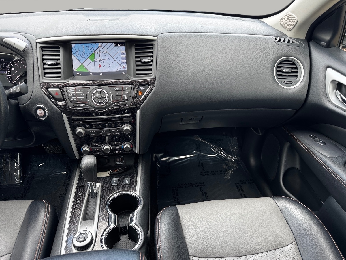 2019 Nissan Pathfinder SL photo 23