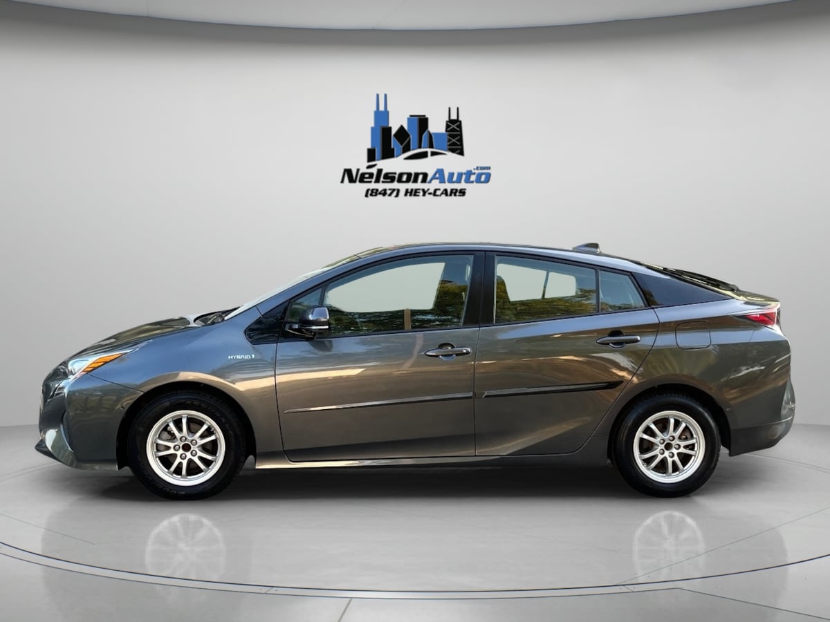 2017 Toyota Prius Two photo 10