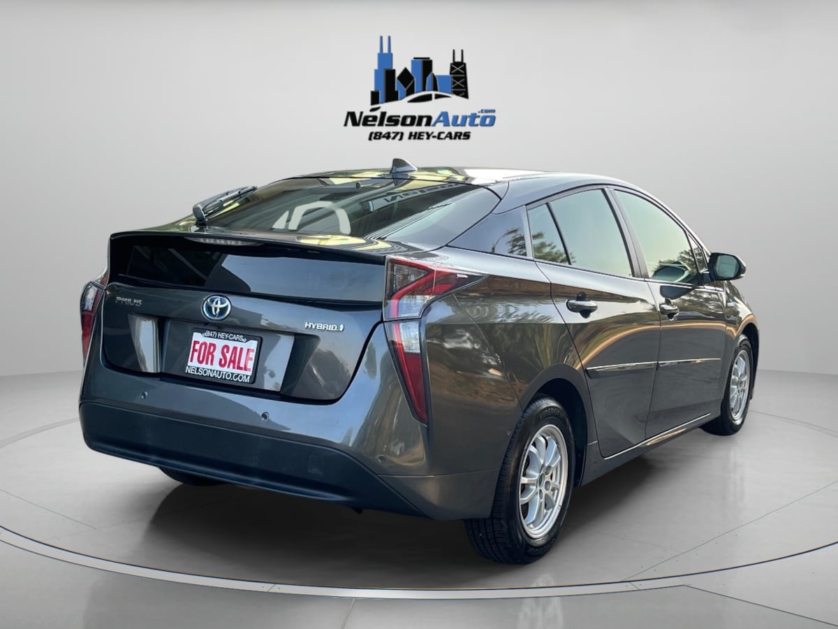 2017 Toyota Prius Two photo 4