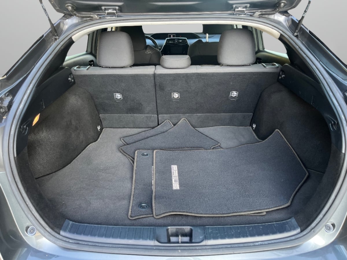 2017 Toyota Prius Two photo 14