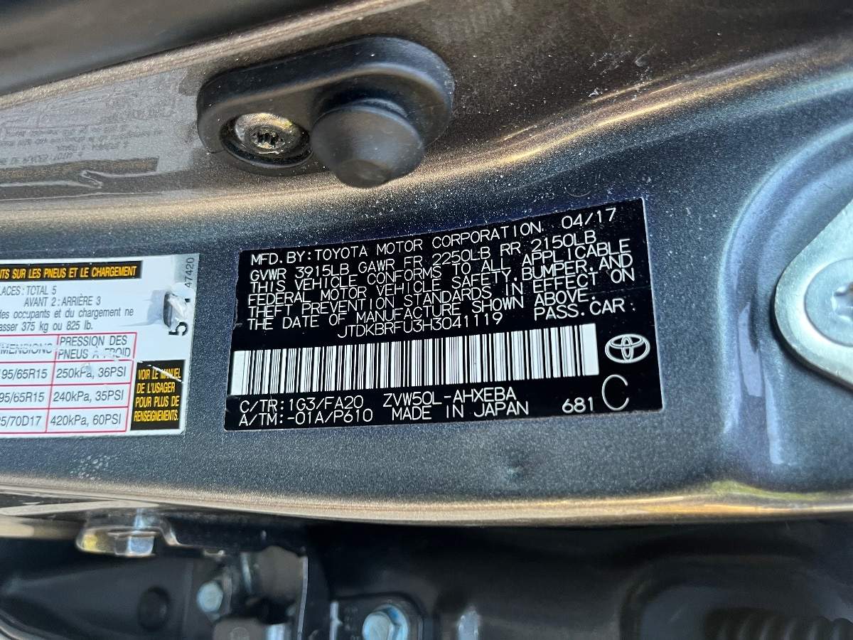 2017 Toyota Prius Two photo 29