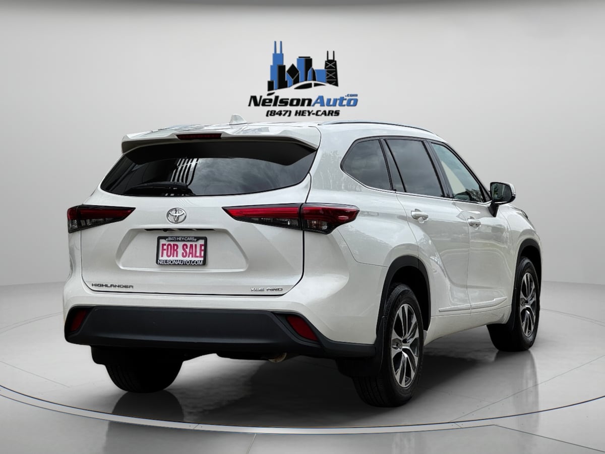 2021 Toyota Highlander XLE photo 4