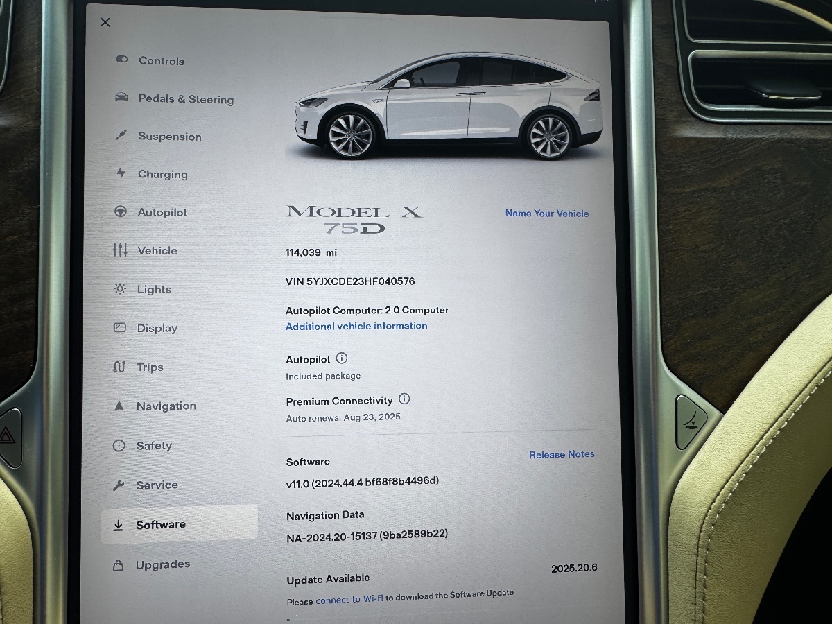 2017 Tesla Model X 75D photo 28