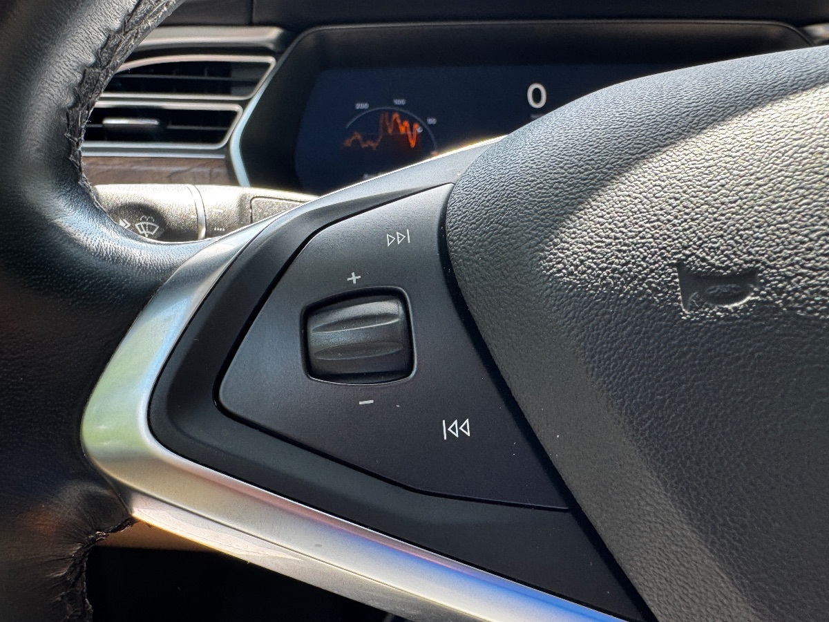 2017 Tesla Model X 75D photo 22