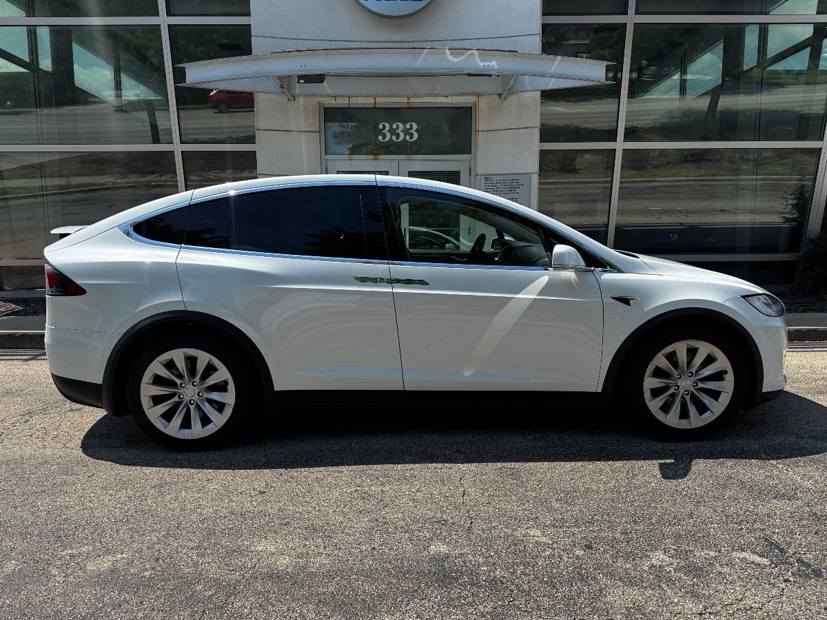 2017 Tesla Model X 75D photo 3