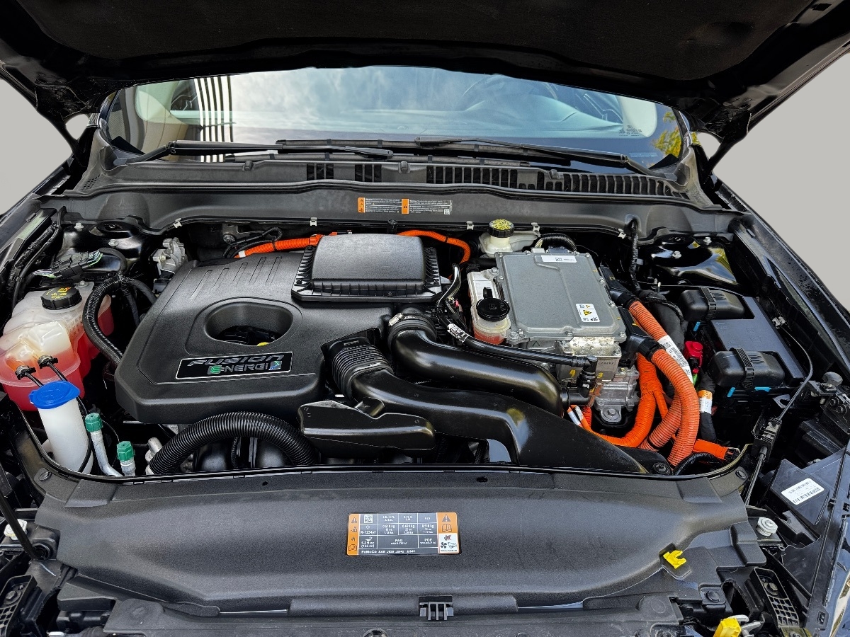 2017 Ford Fusion Energi Titanium photo 11