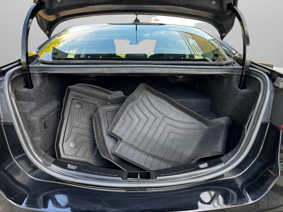 2017 Ford Fusion Energi Titanium photo 12