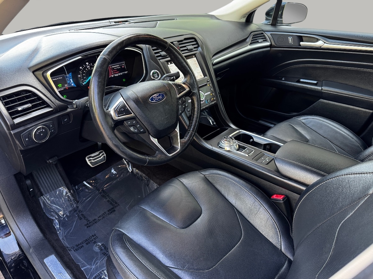 2017 Ford Fusion Energi Titanium photo 13