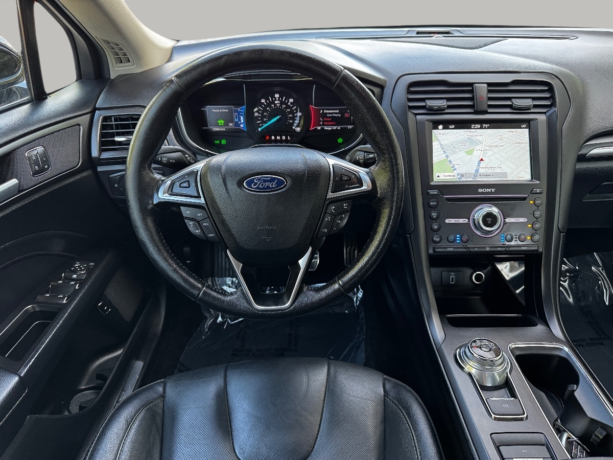 2017 Ford Fusion Energi Titanium photo 18
