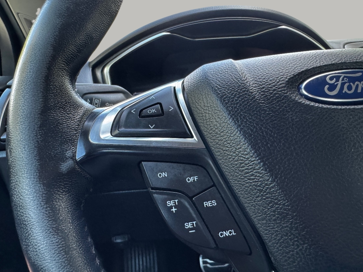 2017 Ford Fusion Energi Titanium photo 21