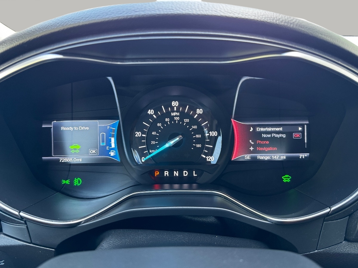 2017 Ford Fusion Energi Titanium photo 23
