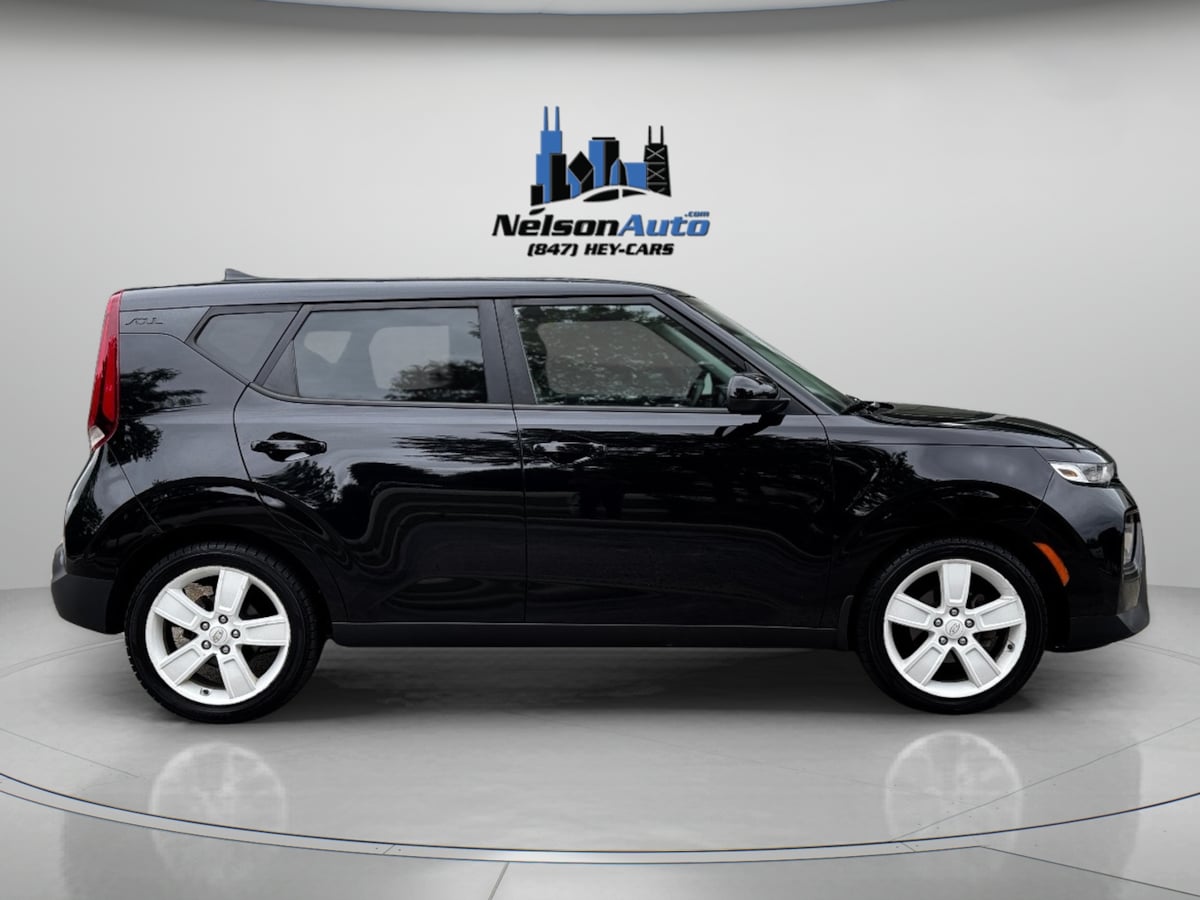 2020 Kia Soul S photo 3