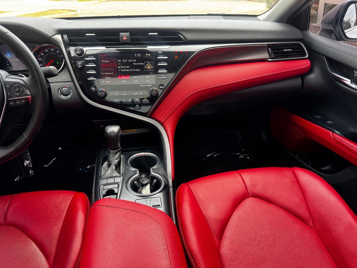 2020 Toyota Camry XSE photo 20