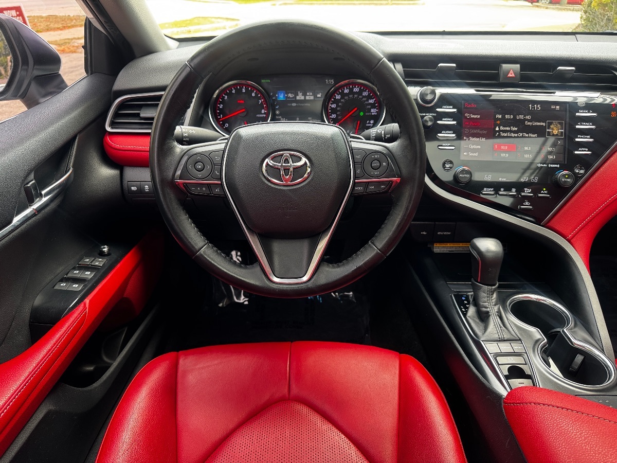2020 Toyota Camry XSE photo 19