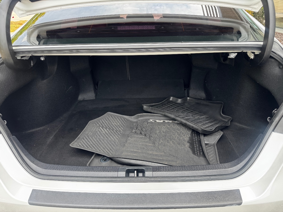 2020 Toyota Camry XSE photo 14