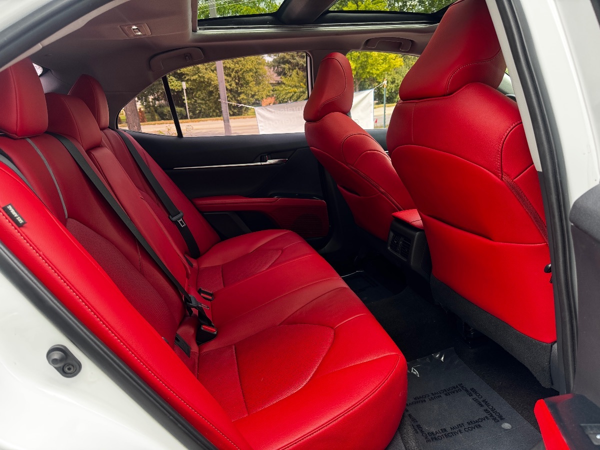 2020 Toyota Camry XSE photo 17