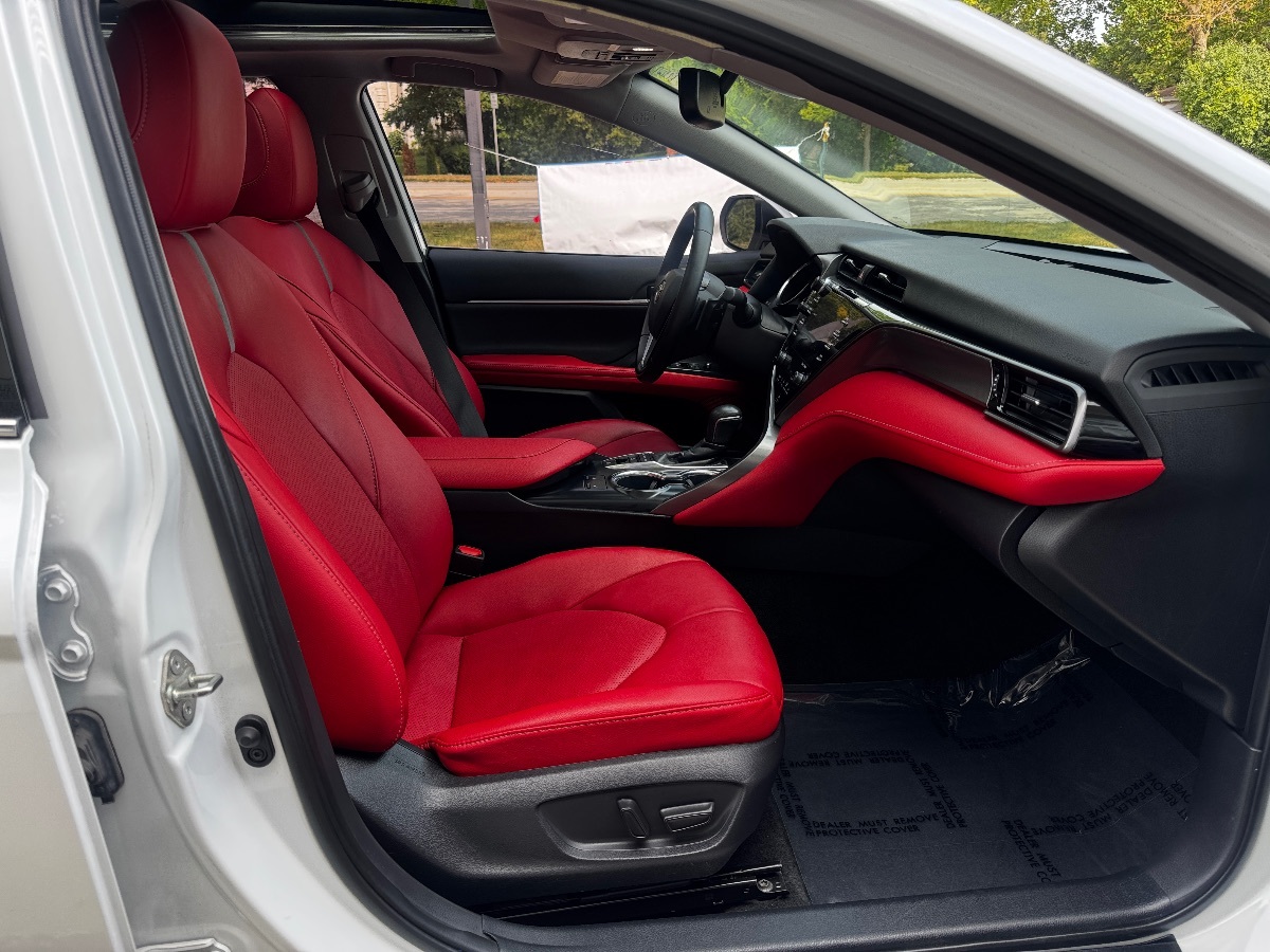 2020 Toyota Camry XSE photo 18
