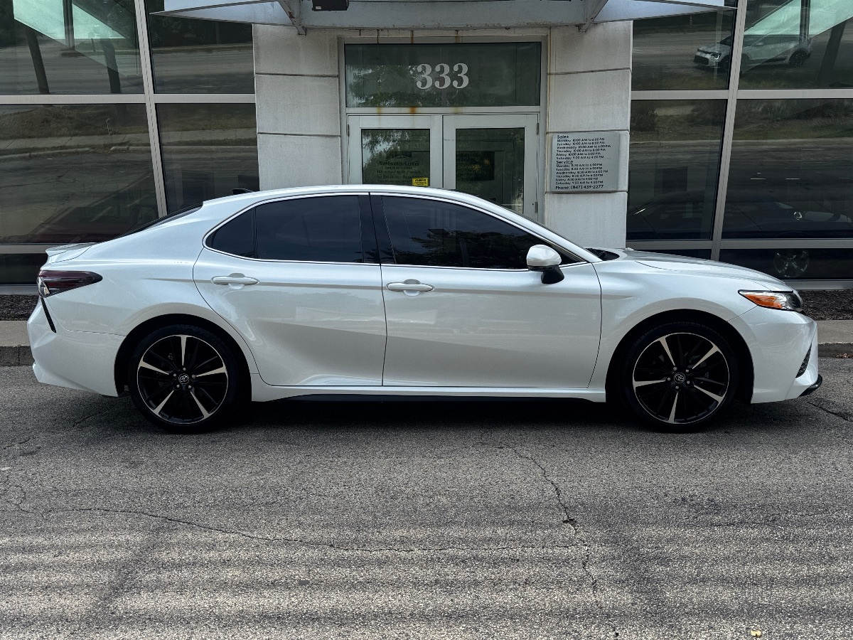 2020 Toyota Camry XSE photo 3