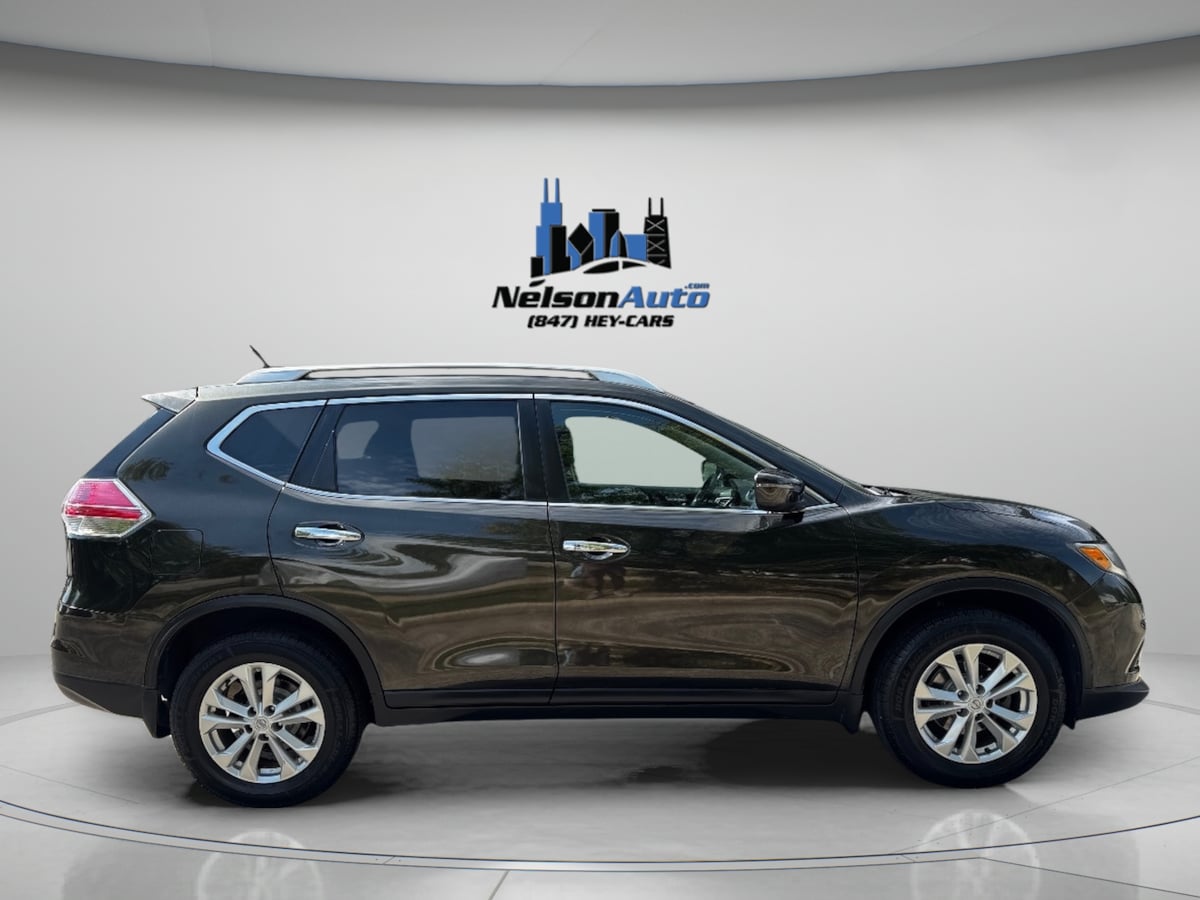 2016 Nissan Rogue SV photo 3