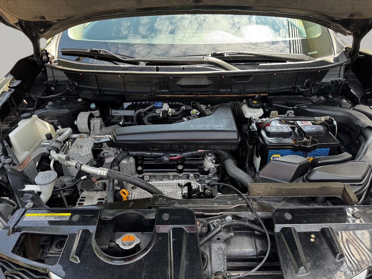 2016 Nissan Rogue SV photo 13