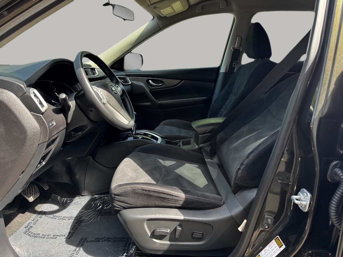 2016 Nissan Rogue SV photo 16