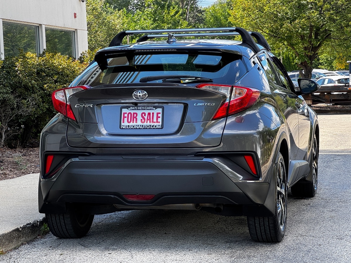 2019 Toyota C-HR XLE photo 5