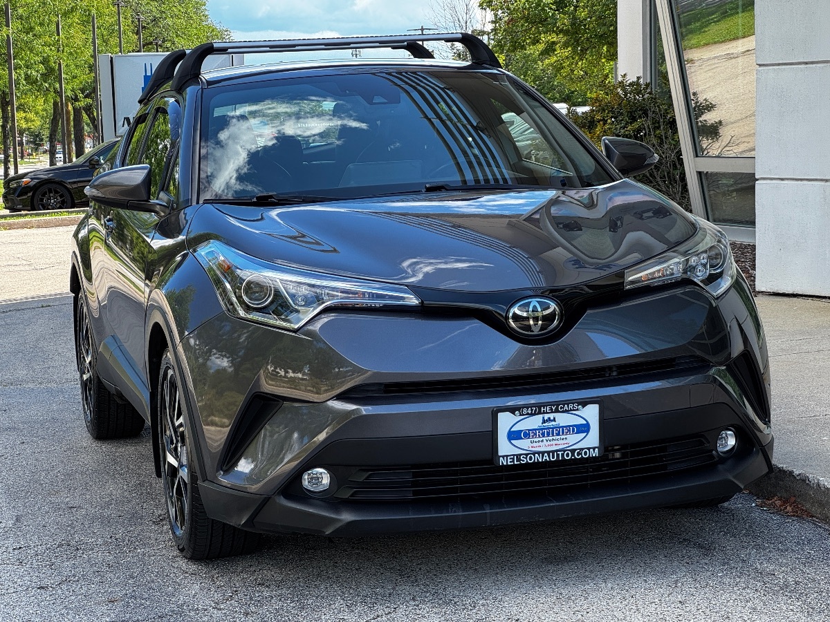 2019 Toyota C-HR XLE photo 2