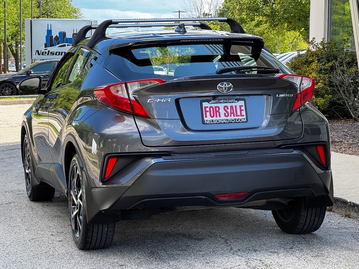 2019 Toyota C-HR XLE photo 13