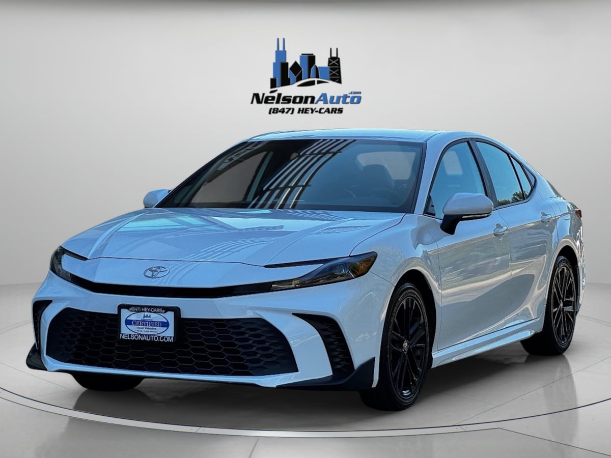2025 Toyota Camry SE photo 9