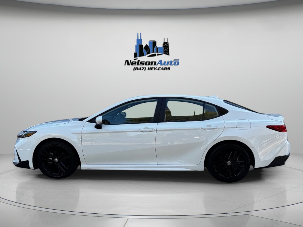 2025 Toyota Camry SE photo 10
